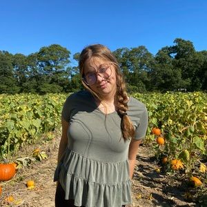 Meet your Posher, Caitlin